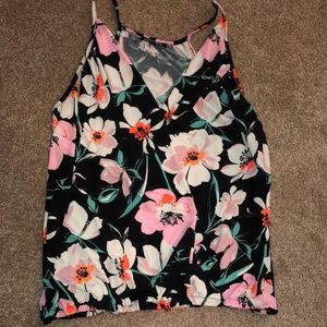 💕🌷 Express💕☀️ small floral top